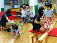 童心園幼兒園：來去自如！平衡木遊戲讓孩子「腳骨勇」《楠梓區,雙語幼兒園,幼稚園,幼兒園》
